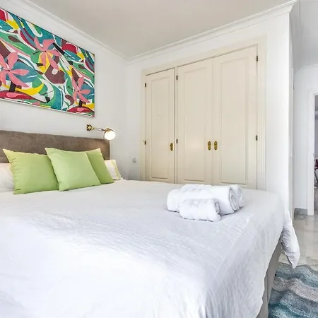 3 Bed Duplex By Puerto Banus, Marbella, 3 Pools, Sea Views *