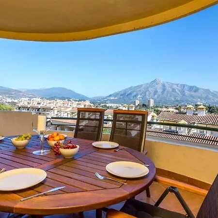 Appartement 3 Bed Duplex By Puerto Banus, Marbella, 3 Pools, Sea Views Marbellac