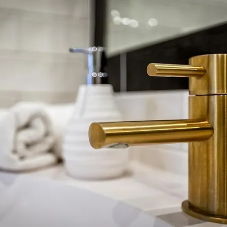 Apartmán 3 Bed Duplex By Puerto Banus, Marbella, 3 Pools, Sea Views *