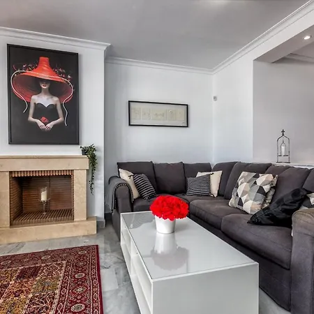 Apartmán 3 Bed Duplex By Puerto Banus, Marbella, 3 Pools, Sea Views Marbella