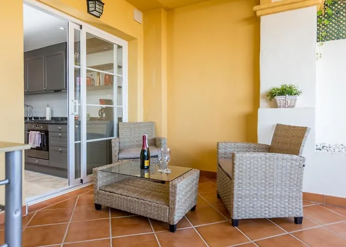 3 Bed Duplex By Puerto Banus, Marbella, 3 Pools, Sea Views 아파트 마르베야