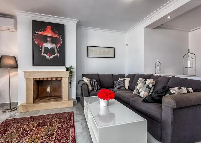 Apartament 3 Bed Duplex By Puerto Banus, Marbella, 3 Pools, Sea Views Marbella